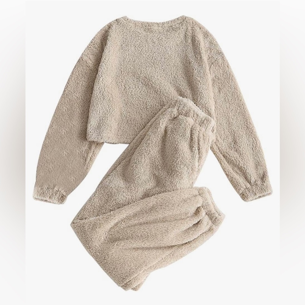 NWT-Zaful Women’s Furry Lounge Set